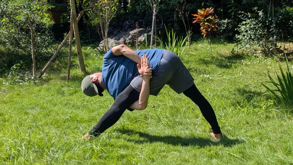 Đàn Ông Đi Tập Yoga
